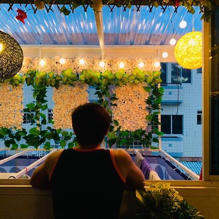 Co.Living Hostel Bandar Seri Begawan Kültér fotó