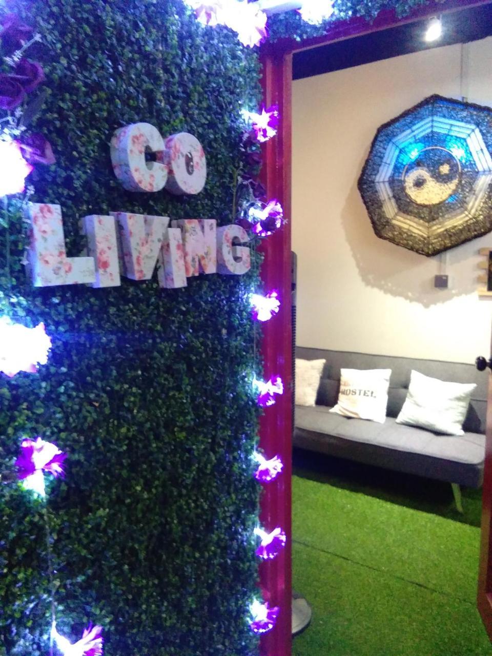 Co.Living Hostel Bandar Seri Begawan Kültér fotó