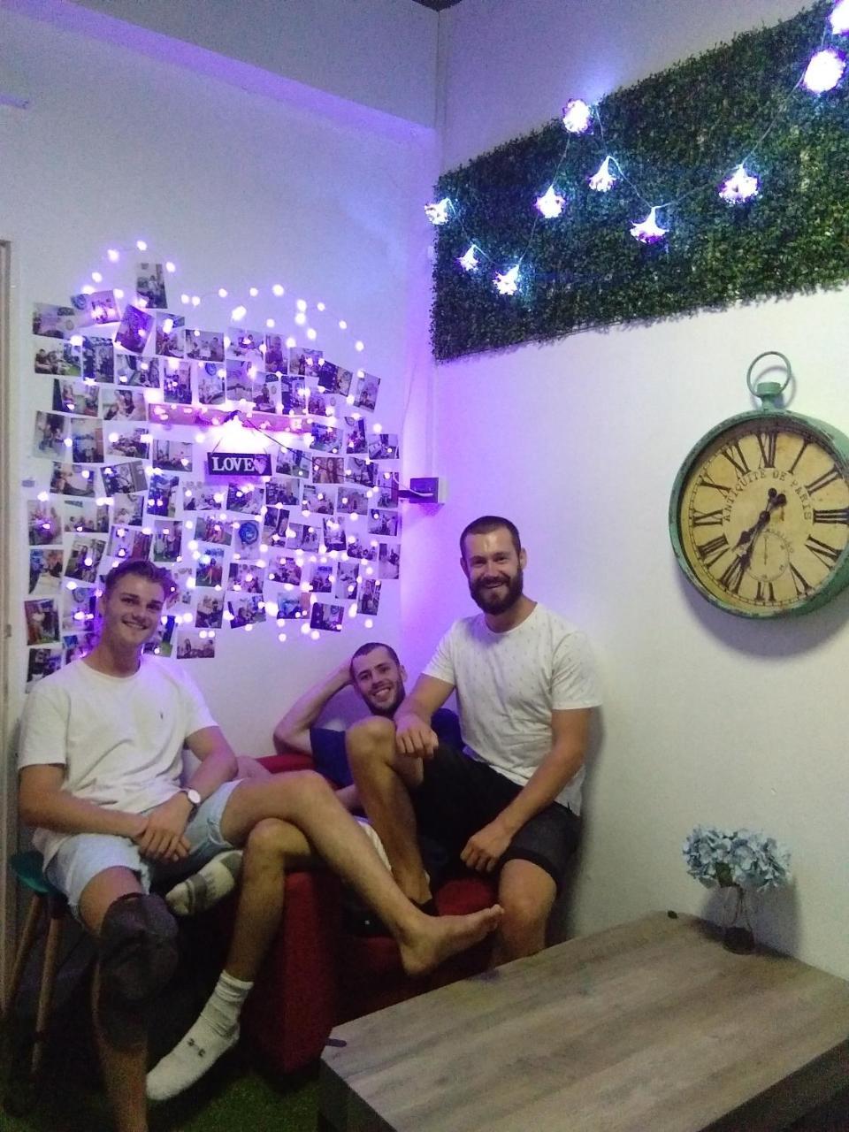 Co.Living Hostel Bandar Seri Begawan Kültér fotó