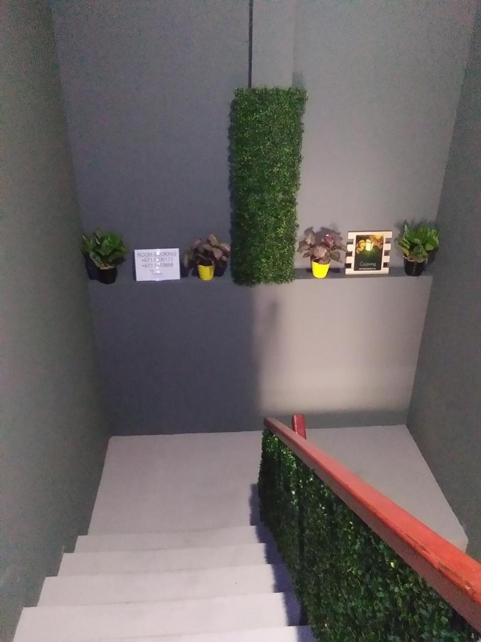Co.Living Hostel Bandar Seri Begawan Kültér fotó
