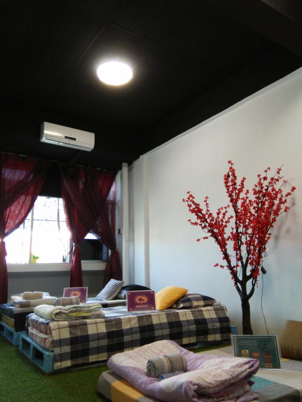 Co.Living Hostel Bandar Seri Begawan Kültér fotó