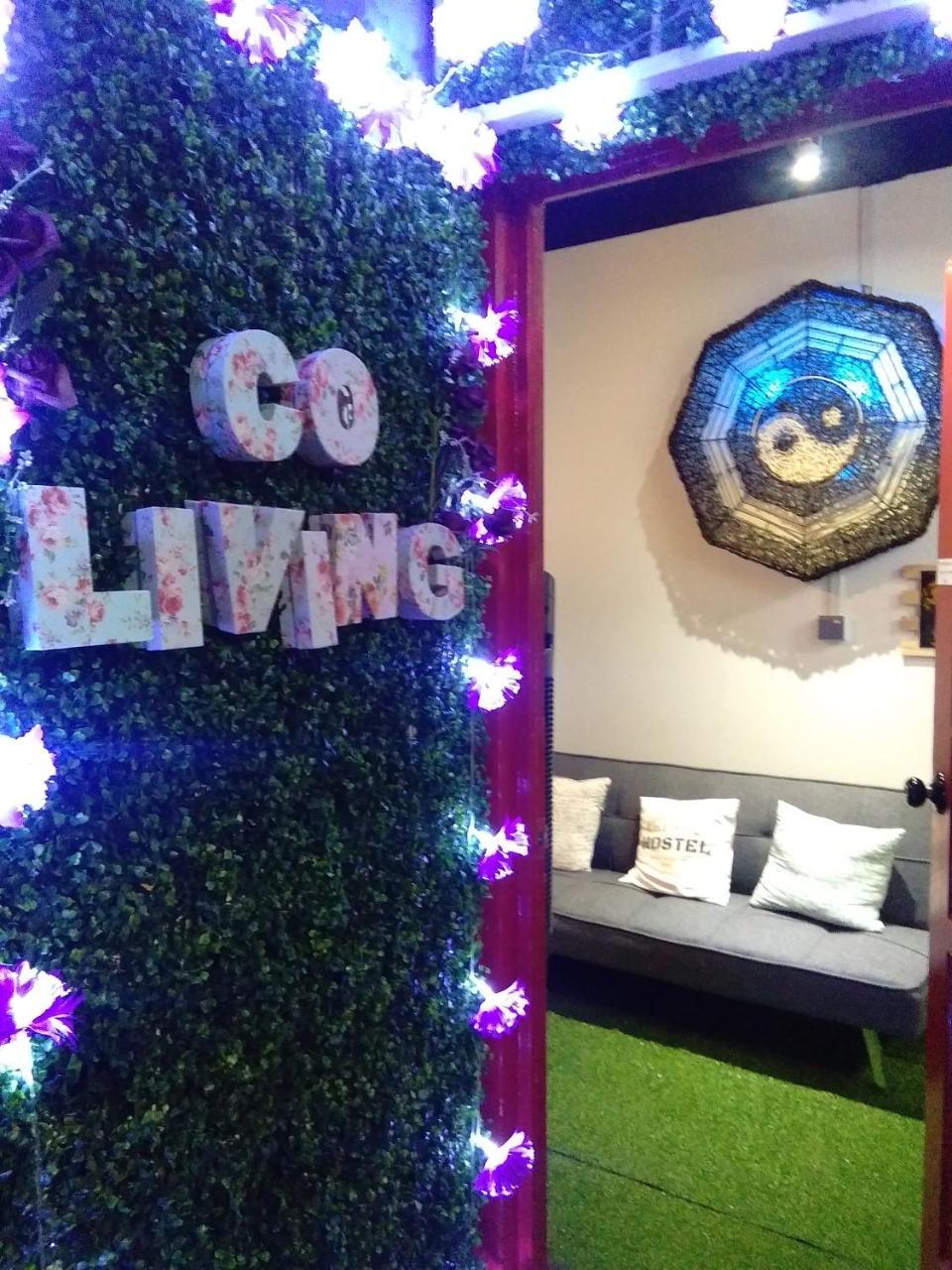 Co.Living Hostel Bandar Seri Begawan Kültér fotó