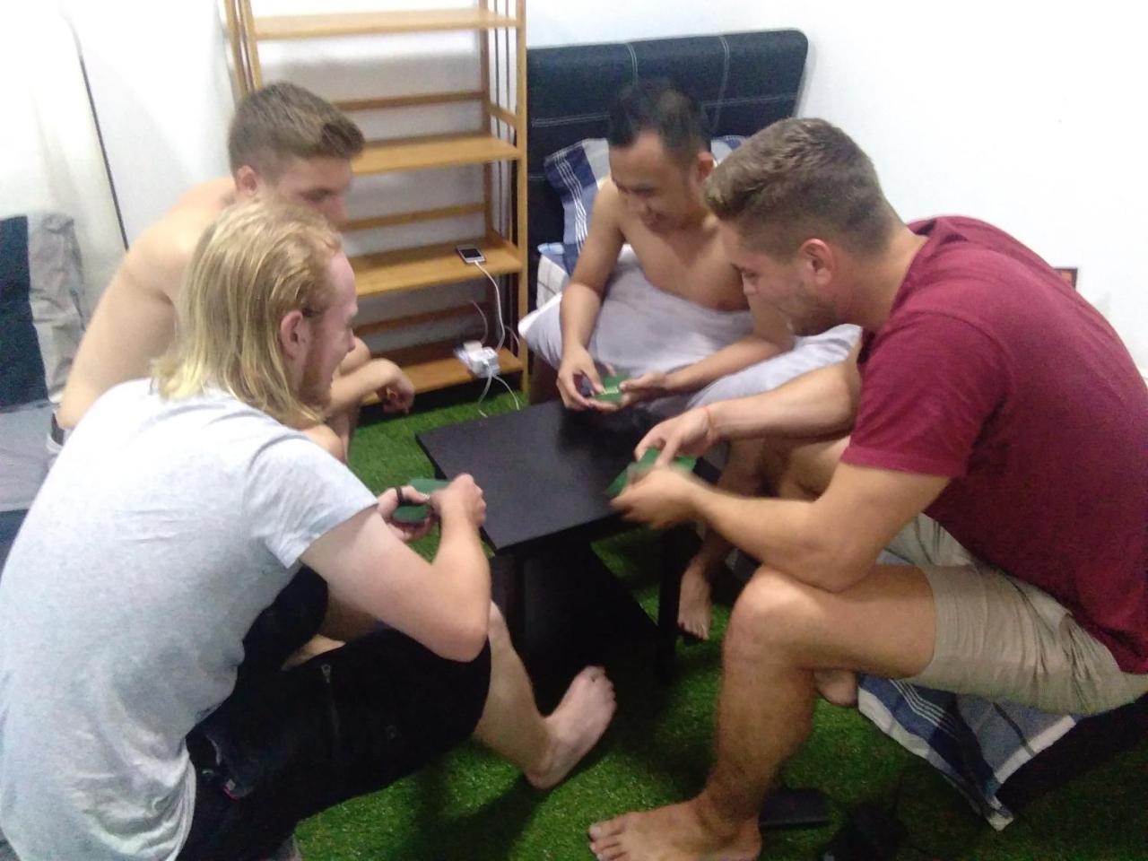 Co.Living Hostel Bandar Seri Begawan Kültér fotó