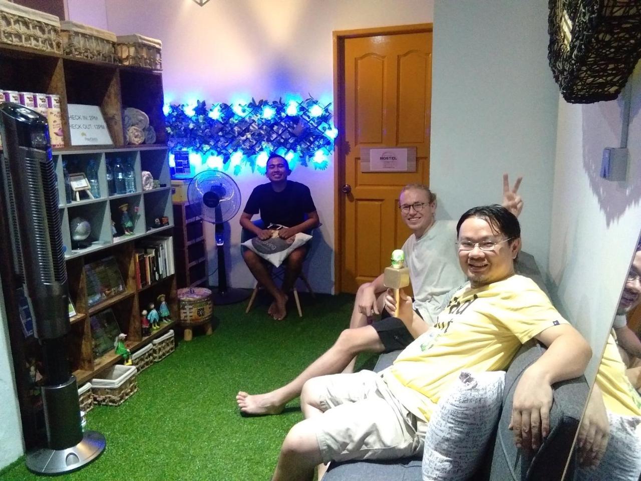 Co.Living Hostel Bandar Seri Begawan Kültér fotó