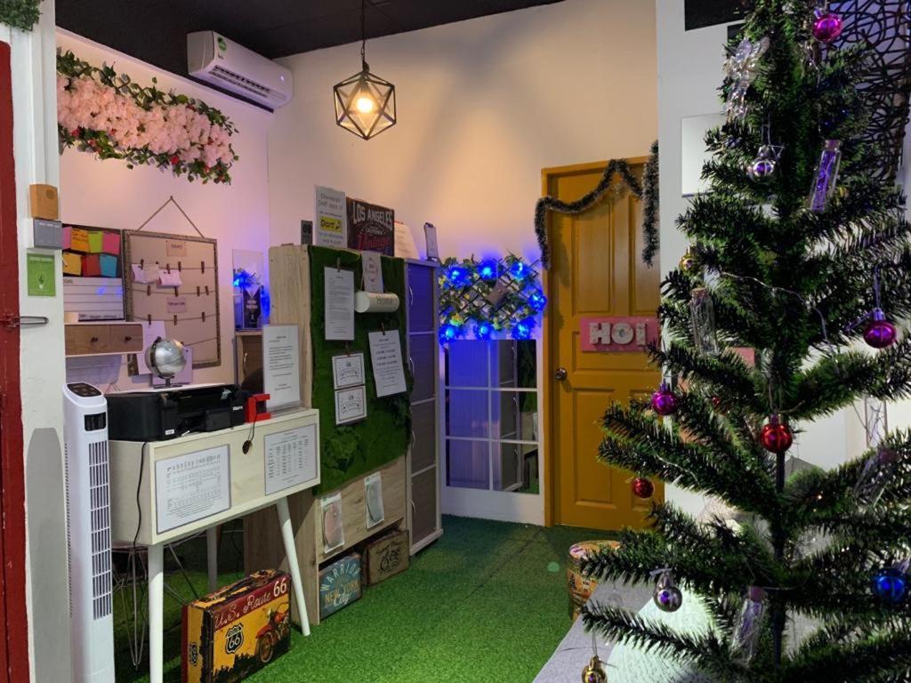 Co.Living Hostel Bandar Seri Begawan Kültér fotó