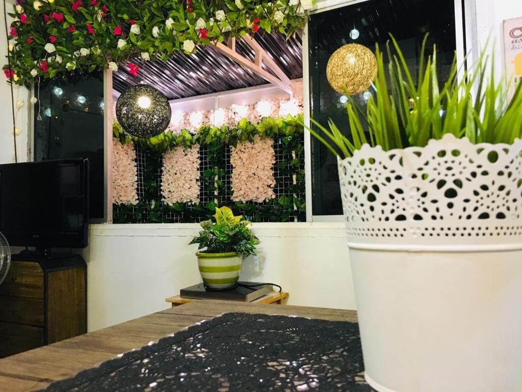 Co.Living Hostel Bandar Seri Begawan Kültér fotó