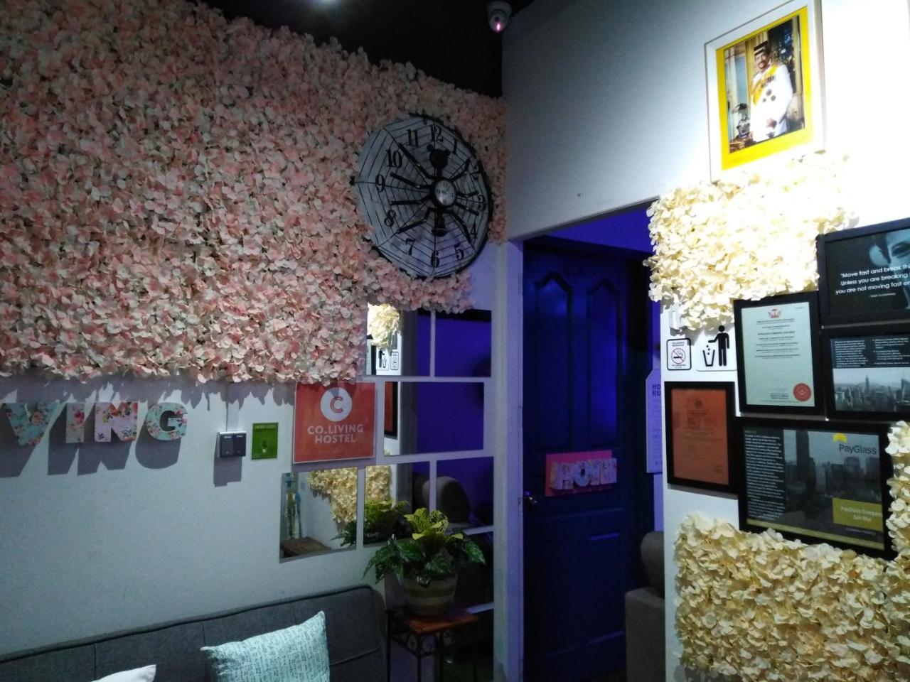 Co.Living Hostel Bandar Seri Begawan Kültér fotó
